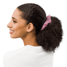 Load image into Gallery viewer, Scrunchie 'Eat me drink me'