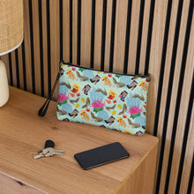 Load image into Gallery viewer, Crossbody bag 'Let the see set you free'