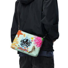 Load image into Gallery viewer, Crossbody bag 'Let the see set you free'