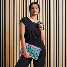Load image into Gallery viewer, Crossbody bag 'Always busy'