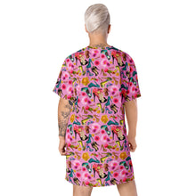 Load image into Gallery viewer, T-shirt dress Litch 'I close deals in heels'