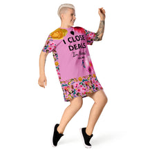 Load image into Gallery viewer, T-shirt dress Litch 'I close deals in heels'