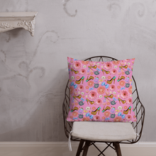 Load image into Gallery viewer, Pillow 'Eat me drink me'