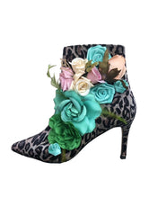 Load image into Gallery viewer, Nature Boots Size EU 39/ USA 9