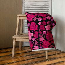 Load image into Gallery viewer, Towel 'Pink crystals shoes'