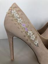 Load image into Gallery viewer, Diamante pump Size EU 38/ USA 8