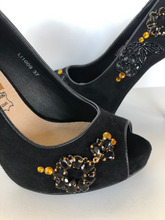 Load image into Gallery viewer, Night pump Size EU 37/ USA 7