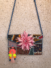 Load image into Gallery viewer, Tonia Flowers Clutch