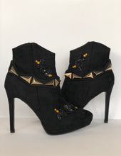 Load image into Gallery viewer, London Boots Size EU 38/ USA 8