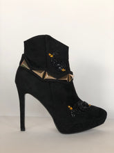 Load image into Gallery viewer, London Boots Size EU 38/ USA 8