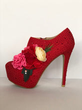 Load image into Gallery viewer, Flores Boots Size EU 39/ USA 9