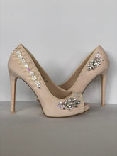 Load image into Gallery viewer, Diamante pump Size EU 38/ USA 8