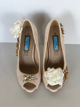 Load image into Gallery viewer, Fiore pump Size EU 38/ USA 8