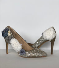 Load image into Gallery viewer, Silver Elsa pump Size EU 40/ USA 10