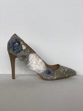 Load image into Gallery viewer, Silver Elsa pump Size EU 40/ USA 10