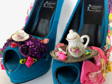 Load image into Gallery viewer, Alice pump Limited Edition Size EU 36/ USA 6