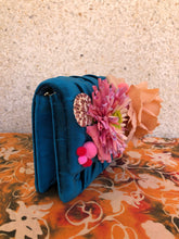 Load image into Gallery viewer, Camy Clutch