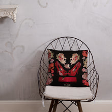 Load image into Gallery viewer, Pillow 'Holidays Couture'