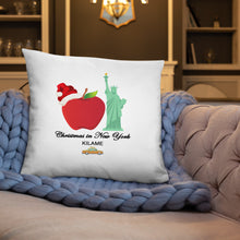 Load image into Gallery viewer, Pillow 'Christmas in New York Big Apple'