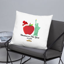 Load image into Gallery viewer, Pillow 'Christmas in New York Big Apple'