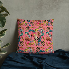 Load image into Gallery viewer, Pillow 'I close deals in heels'