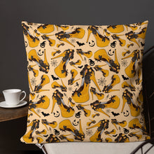 Load image into Gallery viewer, Pillow 'Happy Halloween'