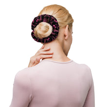 Load image into Gallery viewer, Scrunchie 'Pink crystals shoes'