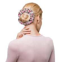 Load image into Gallery viewer, Scrunchie 'Rose pink flower'