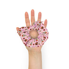 Load image into Gallery viewer, Scrunchie 'Pink Christmas'