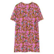 Load image into Gallery viewer, T-shirt dress Talli 'Eat me drink me'