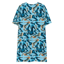 Load image into Gallery viewer, T-shirt dress 'Travel Blogger Girl'