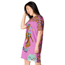 Load image into Gallery viewer, T-shirt dress Talli 'Eat me drink me'