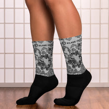 Load image into Gallery viewer, Unisex Socks Saon 'Lace'
