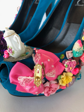 Load image into Gallery viewer, Alice pump Limited Edition Size EU 36/ USA 6