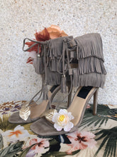Load image into Gallery viewer, Rose Sandal Size EU 39/ USA 9