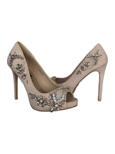Load image into Gallery viewer, White Dream pump Size EU 40/ USA 10