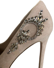 Load image into Gallery viewer, White Dream pump Size EU 40/ USA 10