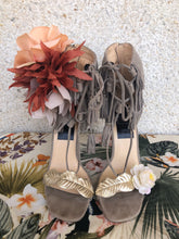 Load image into Gallery viewer, Rose Sandal Size EU 39/ USA 9