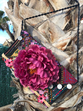 Load image into Gallery viewer, Wiki Clutch