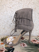 Load image into Gallery viewer, Rose Sandal Size EU 39/ USA 9