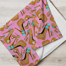 Load image into Gallery viewer, Throw Blanket 'Eat me drink me'