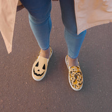 Load image into Gallery viewer, Women’s slip-on canvas shoes 'Fashion Ghost'