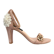 Load image into Gallery viewer, Mandai Pumps EU 38.5/ USA 8.5
