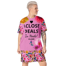 Load image into Gallery viewer, T-shirt dress Litch &#39;I close deals in heels&#39;
