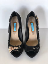 Load image into Gallery viewer, Margherita pump Size EU 38/ USA 8

