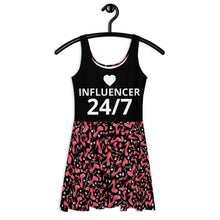Load image into Gallery viewer, Dress Vilora &#39;24/7 Influencer&#39;
