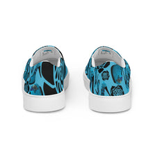Load image into Gallery viewer, Women’s slip-on canvas shoes &#39;Travel blogger&#39;
